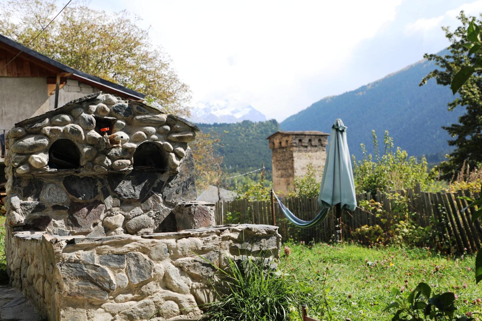 Nadia Guesthouse Μέστια Εξωτερικό φωτογραφία