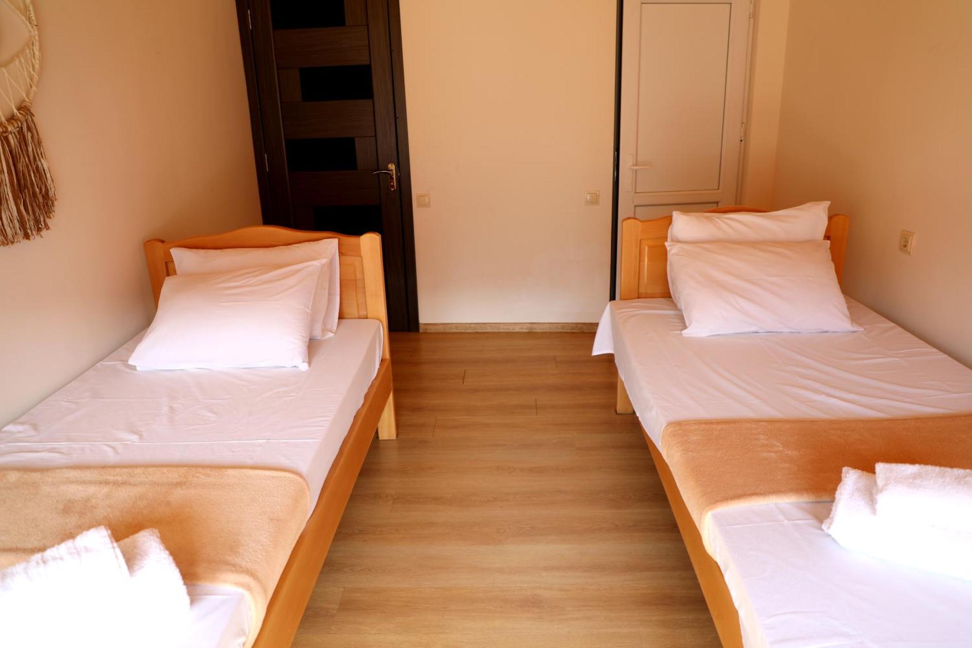 Nadia Guesthouse Μέστια Εξωτερικό φωτογραφία