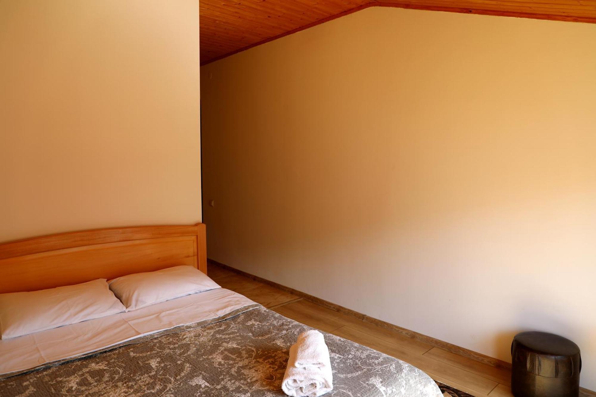 Nadia Guesthouse Μέστια Εξωτερικό φωτογραφία