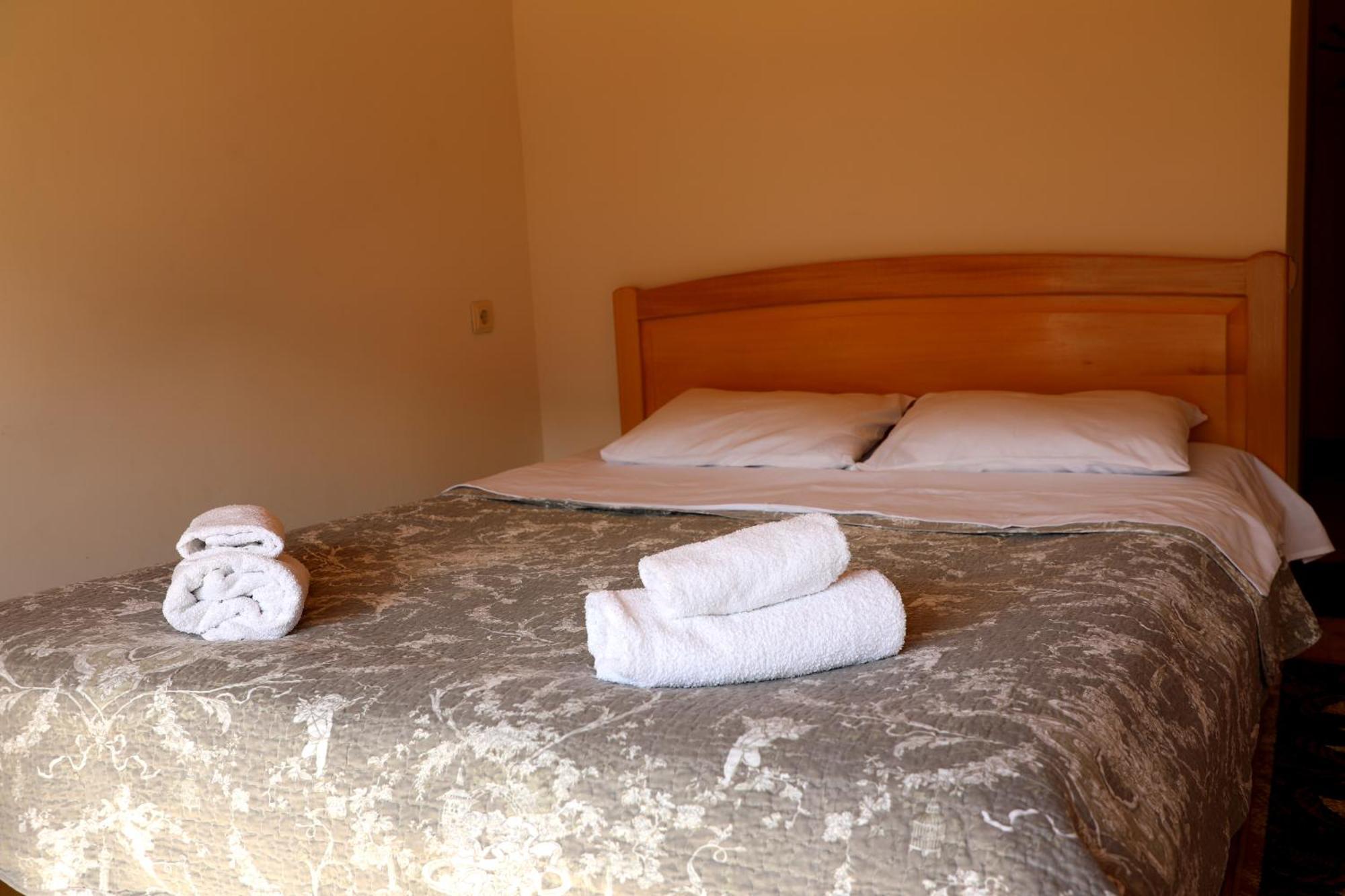 Nadia Guesthouse Μέστια Εξωτερικό φωτογραφία