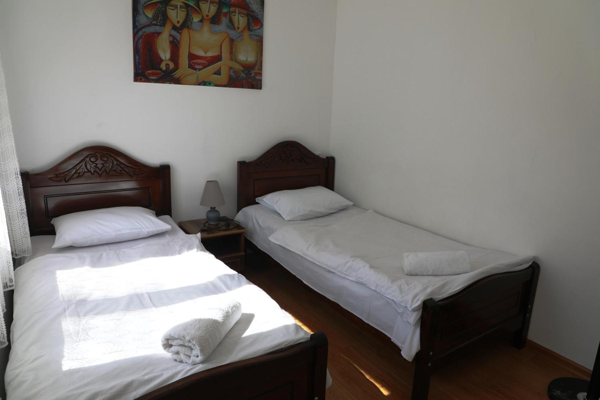 Nadia Guesthouse Μέστια Εξωτερικό φωτογραφία