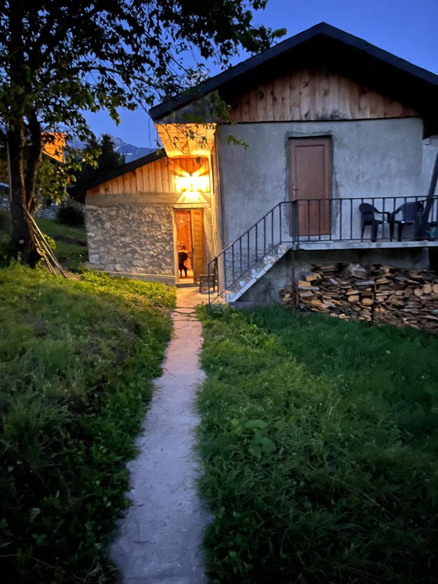 Nadia Guesthouse Μέστια Εξωτερικό φωτογραφία